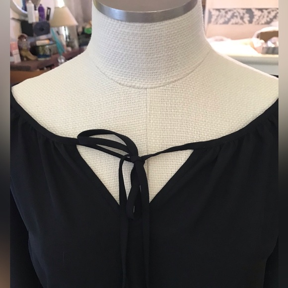 Stoosh Women’s Top Blouse Pullover with Lace Back and front Tie Size M - Picture 3 of 5